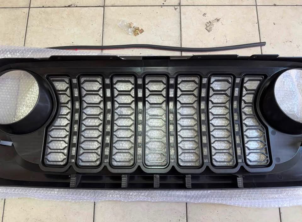 2007 - 2018 Jeep Wrangler JK 2025 Style New Grill Brand new
