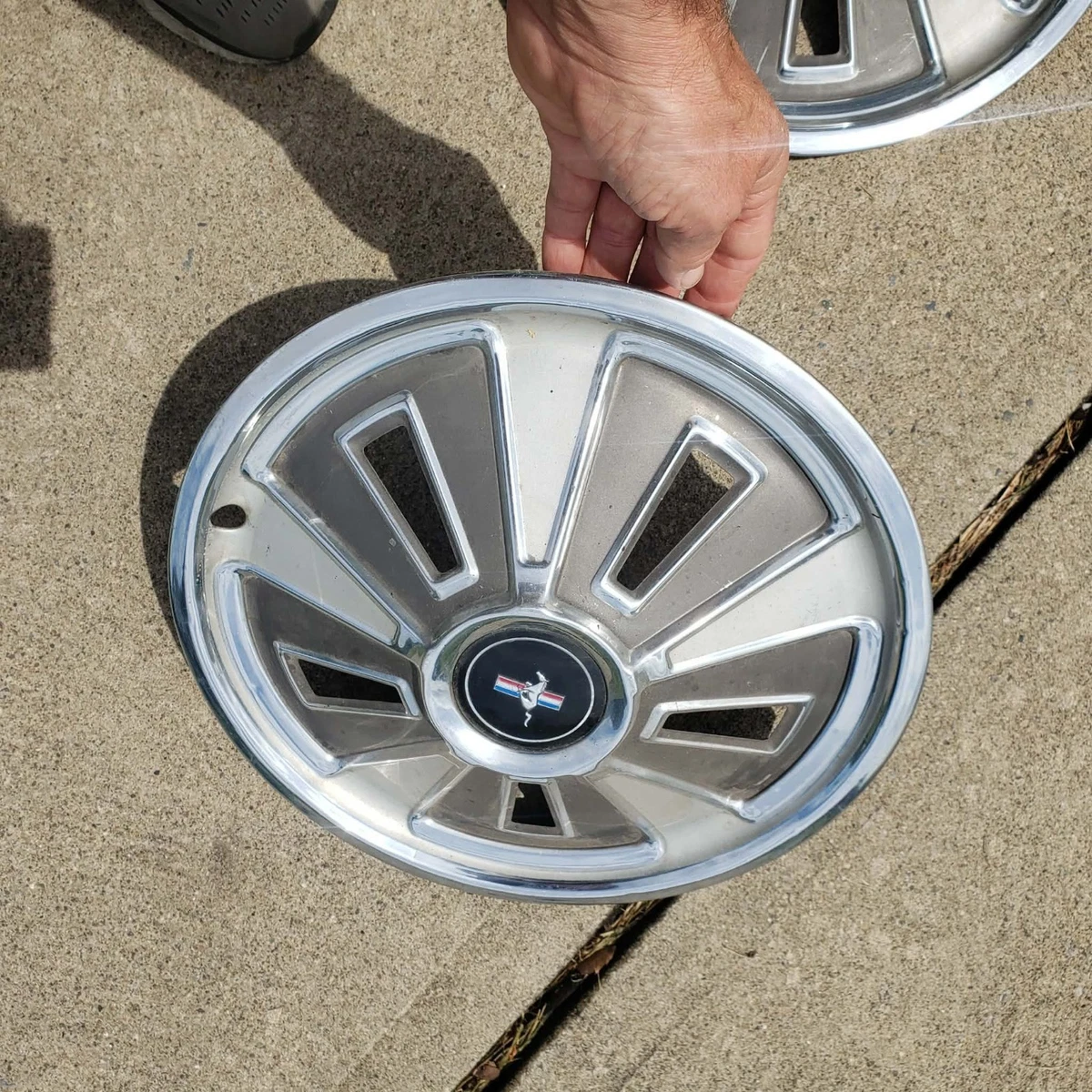 Ford Mustang Hubcap Hub Cap Wheel Cover 1964 1965 1966 