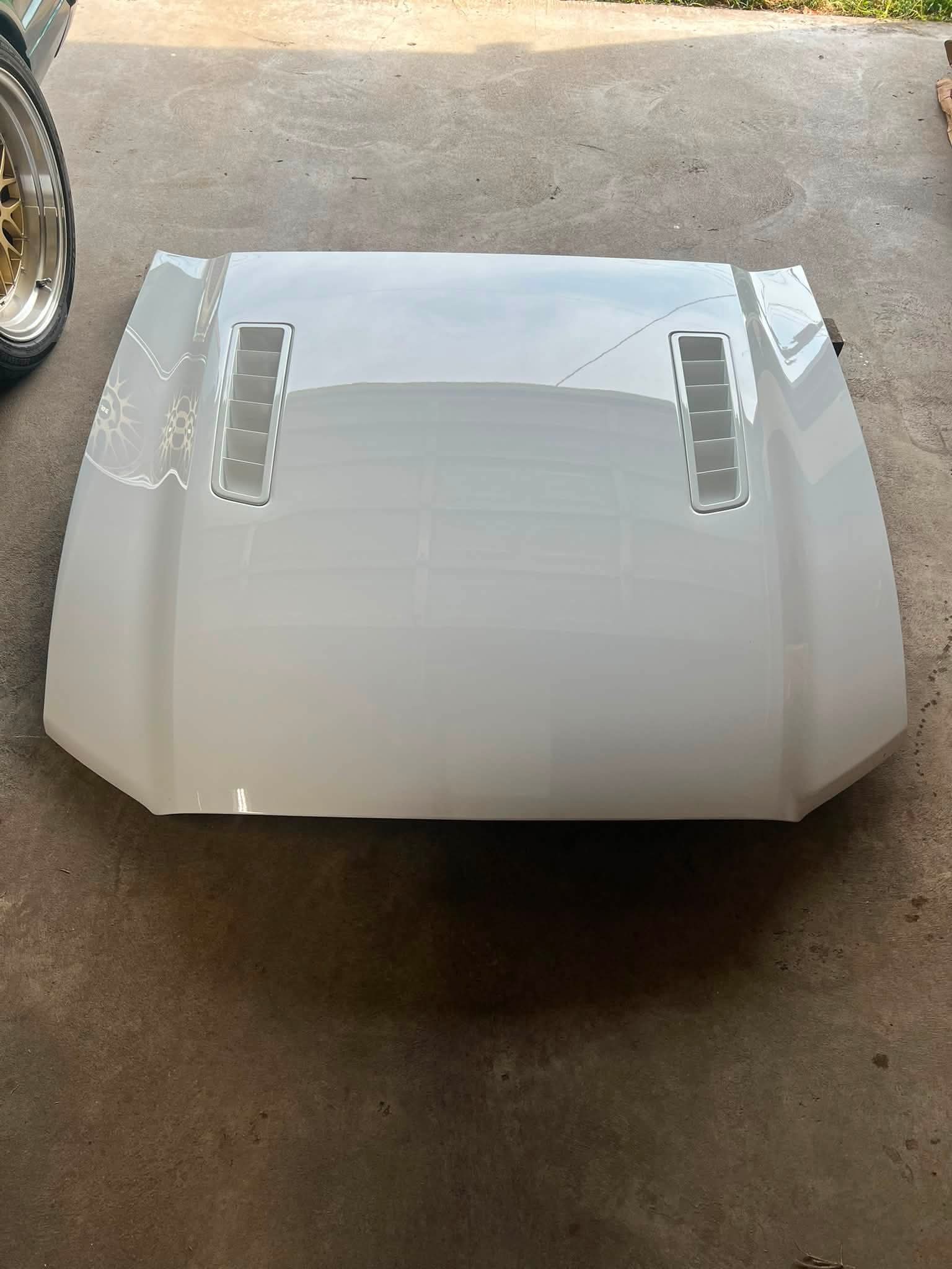 white Hood from 2014 Mustang GT