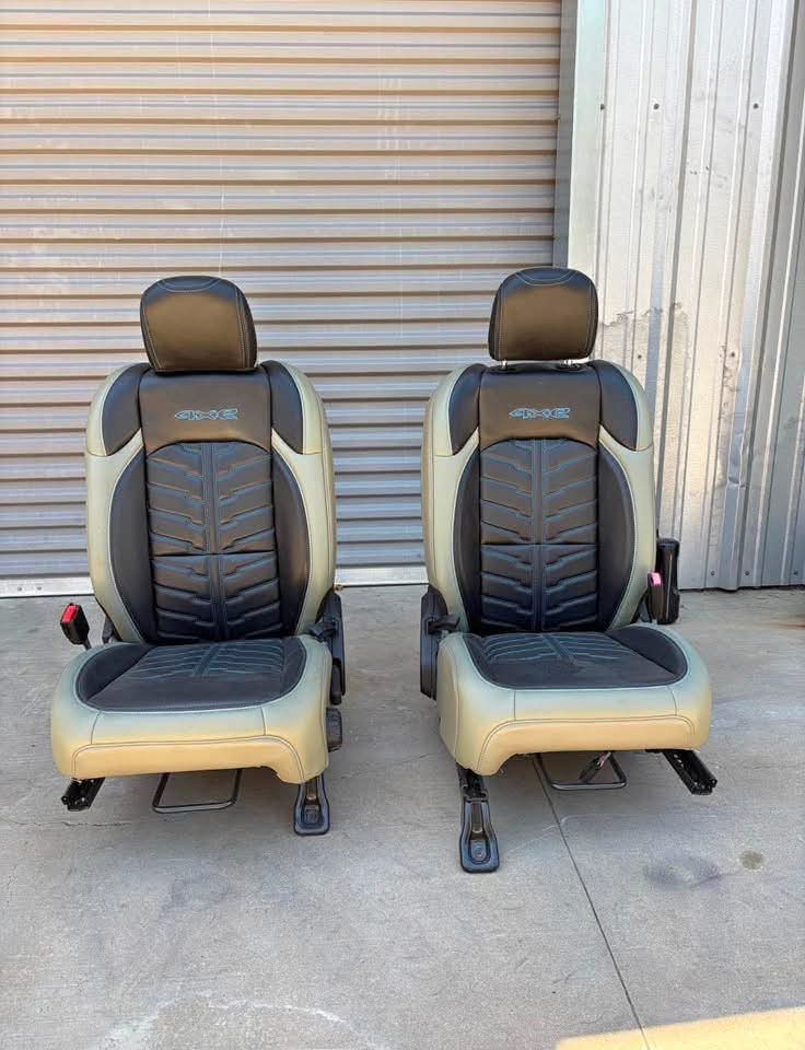 2021 Jeep Wrangler JL 4xe OEM seats