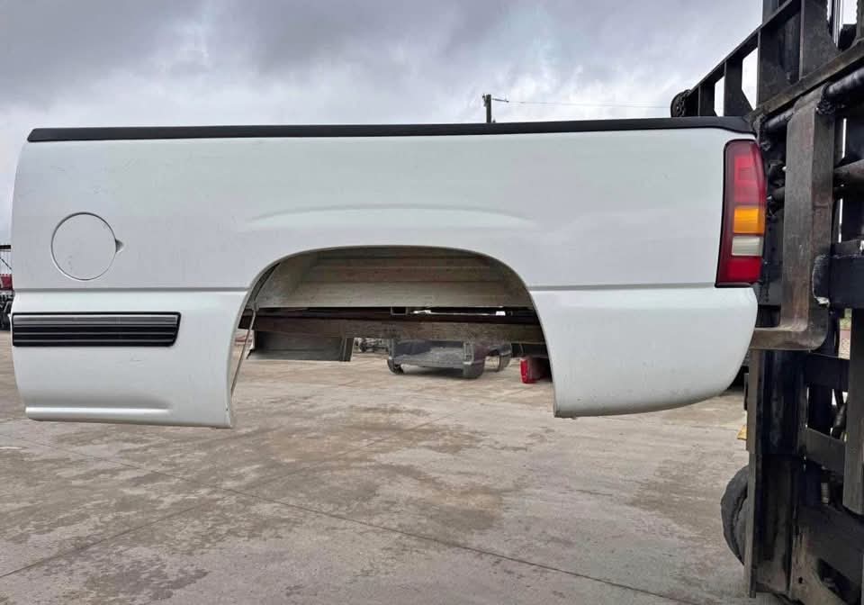 1999-2006 Chevy Silverado truck bed, 6.5 Bed 