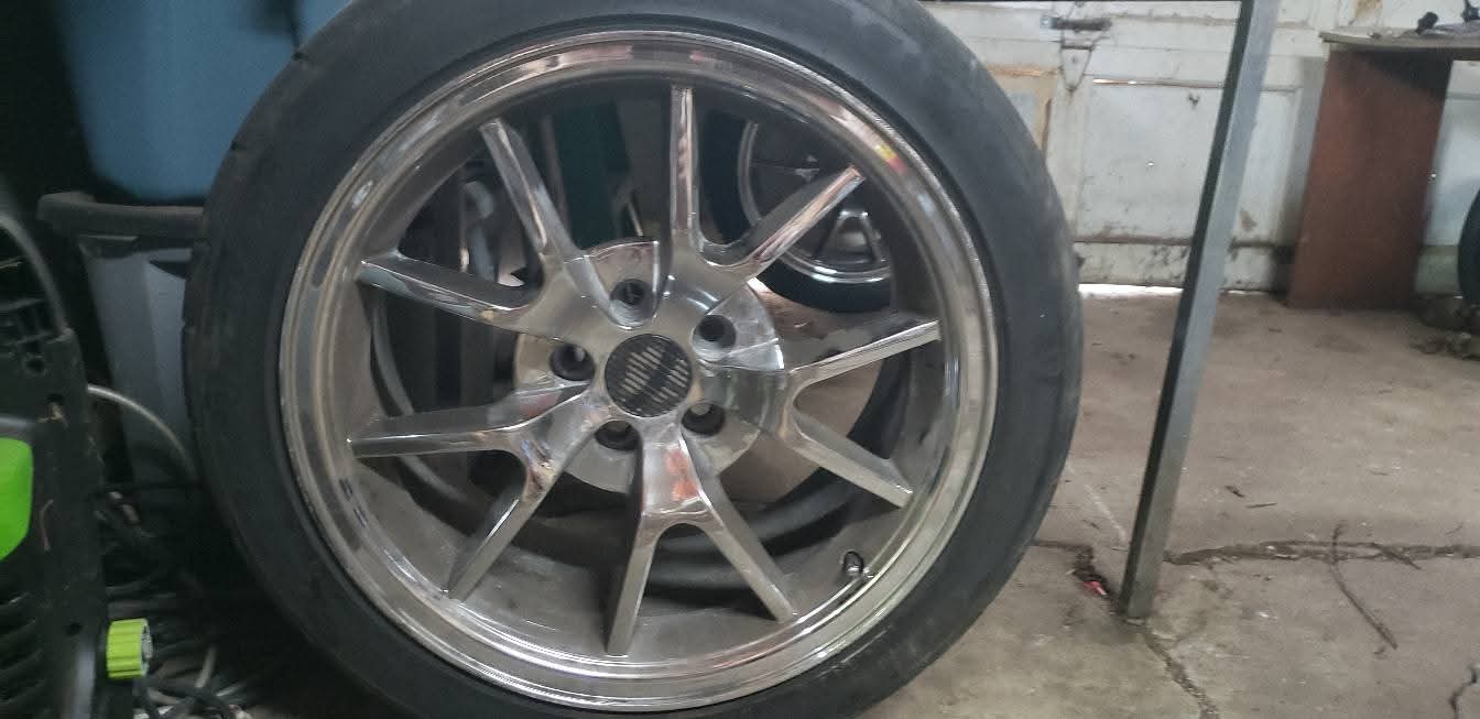 Vary abused fr500 wheels 19x114.3 size the rear wheels