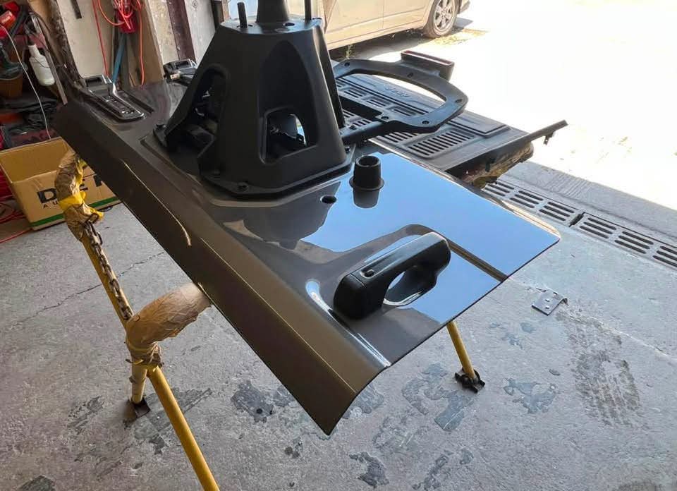 Jeep Wrangler JL (2018-2026) wrangler complete trunk door.