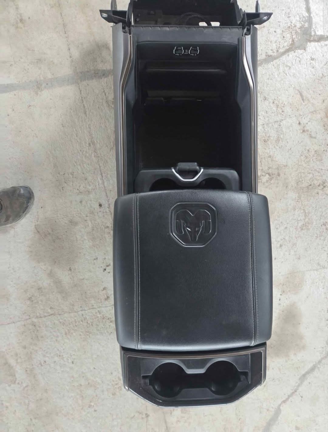 2020 DODGE RAM 1500 CENTRE CONSOLE